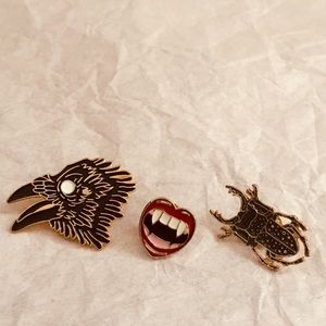 Enamel pins gold backside raven, beetle, vampire